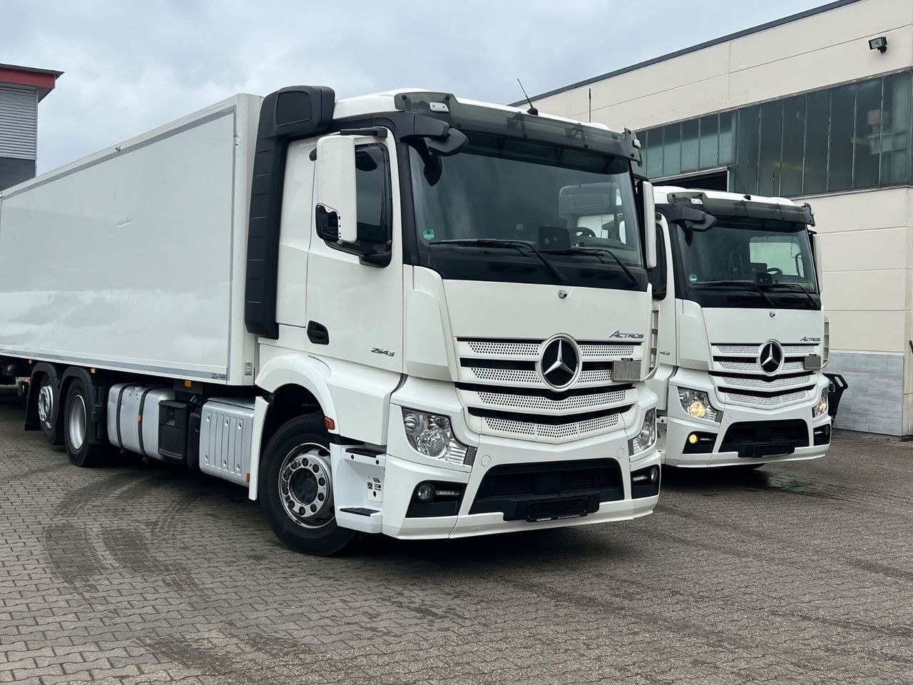 Mercedes-Benz Actros 2543 LBW Voll-Luft-Gefed-Lang Kof - Koffer LKW: das Bild 5 Mercedes-Benz Actros 2543 LBW Voll-Luft-Gefed-Lang Kof - Koffer LKW: das Bild 5