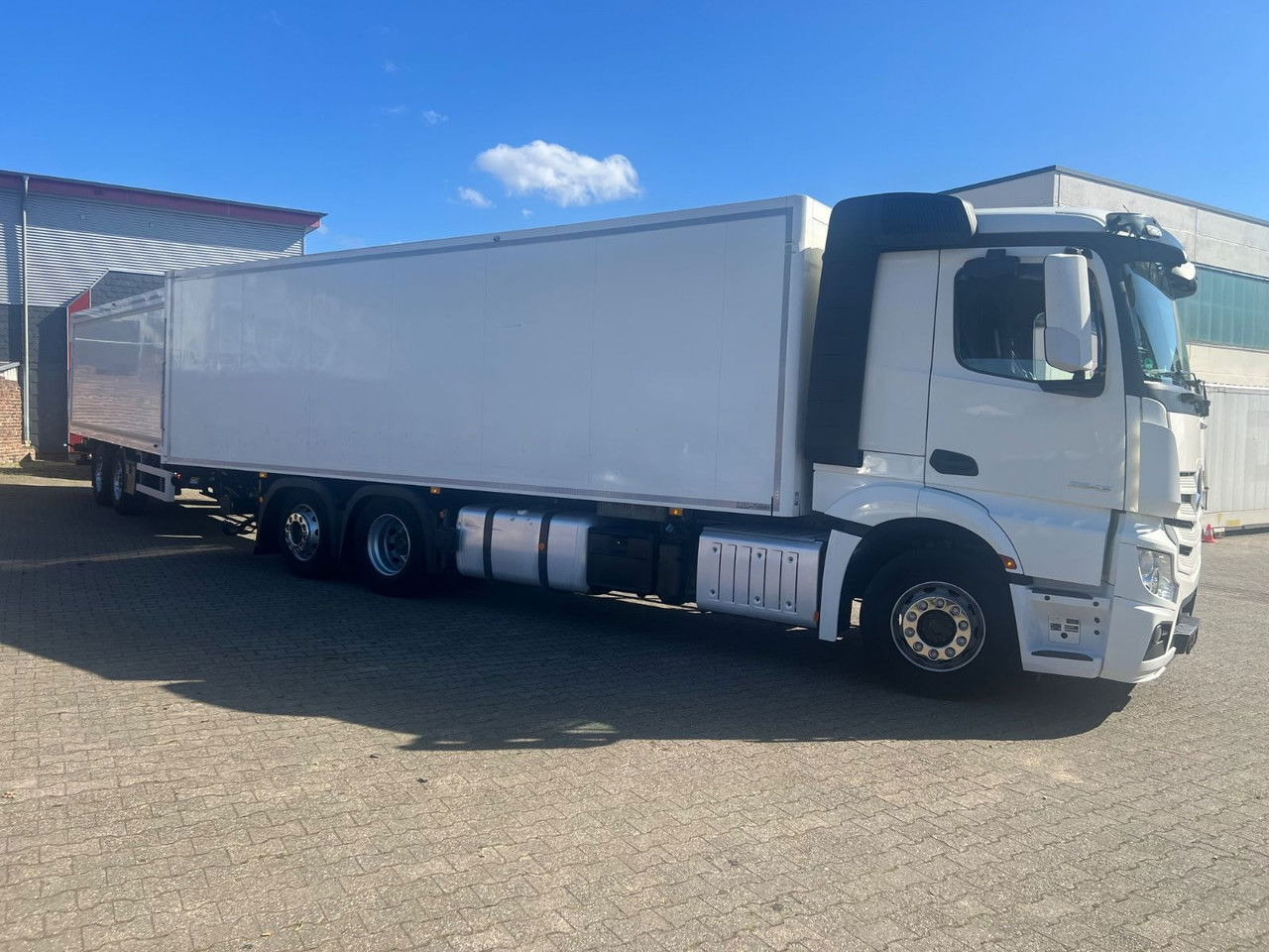 Mercedes-Benz Actros 2543 LBW Voll-Luft-Gefed-Lang Kof - Koffer LKW: das Bild 3 Mercedes-Benz Actros 2543 LBW Voll-Luft-Gefed-Lang Kof - Koffer LKW: das Bild 3