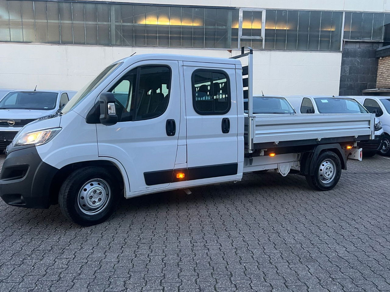 Opel Movano L3 H2 - Dreiseiten-Kipper Vermietung mögl - Kipper Transporter: das Bild 2 Opel Movano L3 H2 - Dreiseiten-Kipper Vermietung mögl - Kipper Transporter: das Bild 2