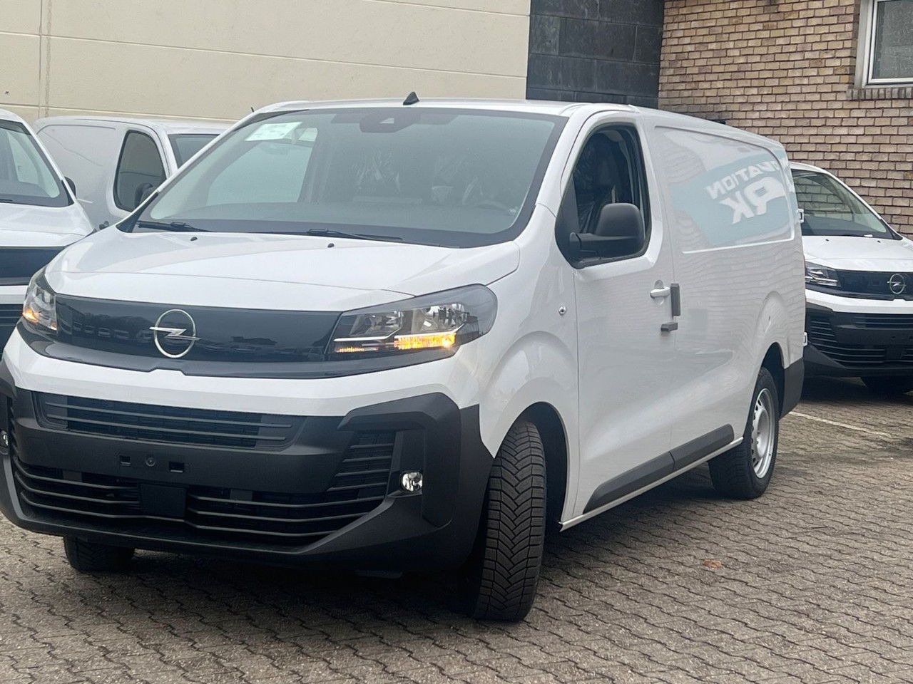 Opel Vivaro L3H1 144 PS Schalter Allwetter AHK Rückfa - Kastenwagen: das Bild 2 Opel Vivaro L3H1 144 PS Schalter Allwetter AHK Rückfa - Kastenwagen: das Bild 2