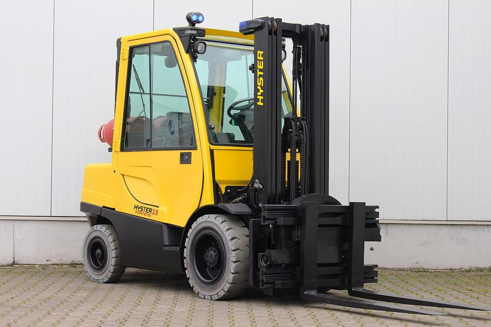 HYSTER H3.5FT Gas Drehgerät Triplex UVV - Treibgasstapler: das Bild 2 HYSTER H3.5FT Gas Drehgerät Triplex UVV - Treibgasstapler: das Bild 2