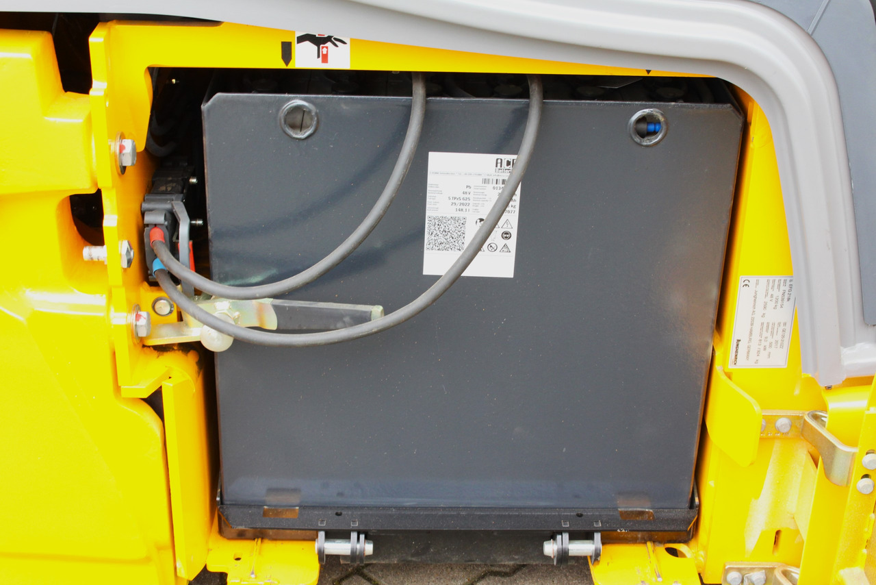 Elektrostapler JUNGHEINRICH EFG318k - 2017 - 3664Std.: das Bild 21 Elektrostapler JUNGHEINRICH EFG318k - 2017 - 3664Std.: das Bild 21