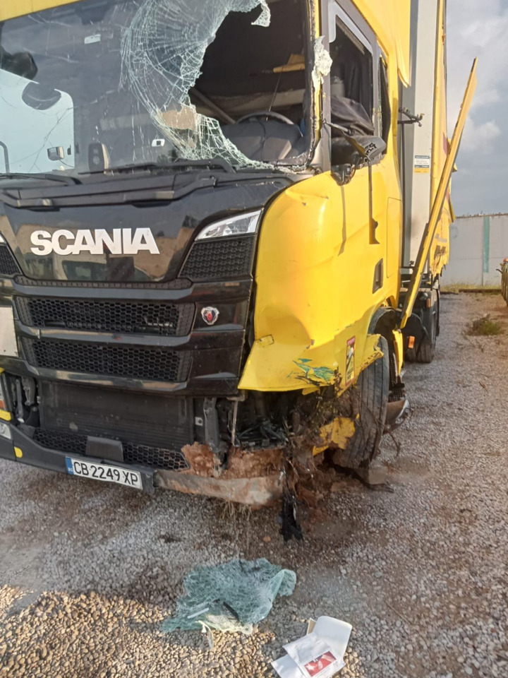 SCANIA R460 SUPER, Location: Villareal, Spain - Sattelzugmaschine: das Bild 4 SCANIA R460 SUPER, Location: Villareal, Spain - Sattelzugmaschine: das Bild 4