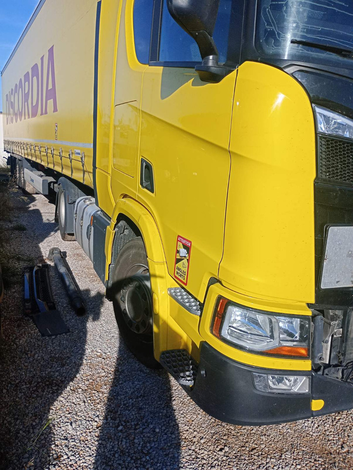 SCANIA R460 SUPER, Location: Villareal, Spain - Sattelzugmaschine: das Bild 2 SCANIA R460 SUPER, Location: Villareal, Spain - Sattelzugmaschine: das Bild 2