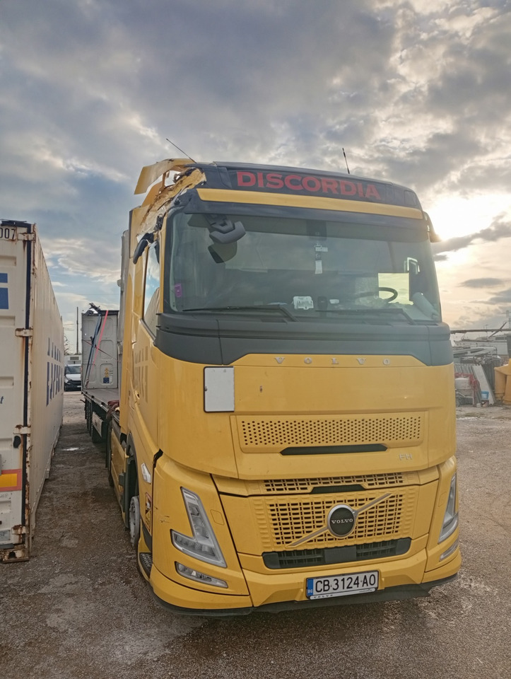 VOLVO FH 460 Aero, Damaged, Located in Bari,Italy - Sattelzugmaschine: das Bild 3 VOLVO FH 460 Aero, Damaged, Located in Bari,Italy - Sattelzugmaschine: das Bild 3