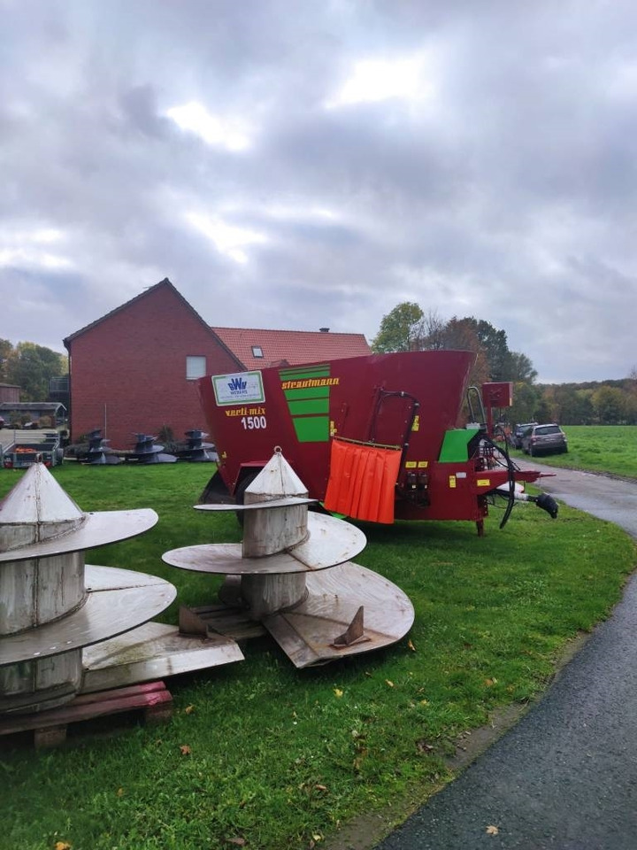 Futtermischwagen BvL Futtermischwagen: das Bild 7 Futtermischwagen BvL Futtermischwagen: das Bild 7