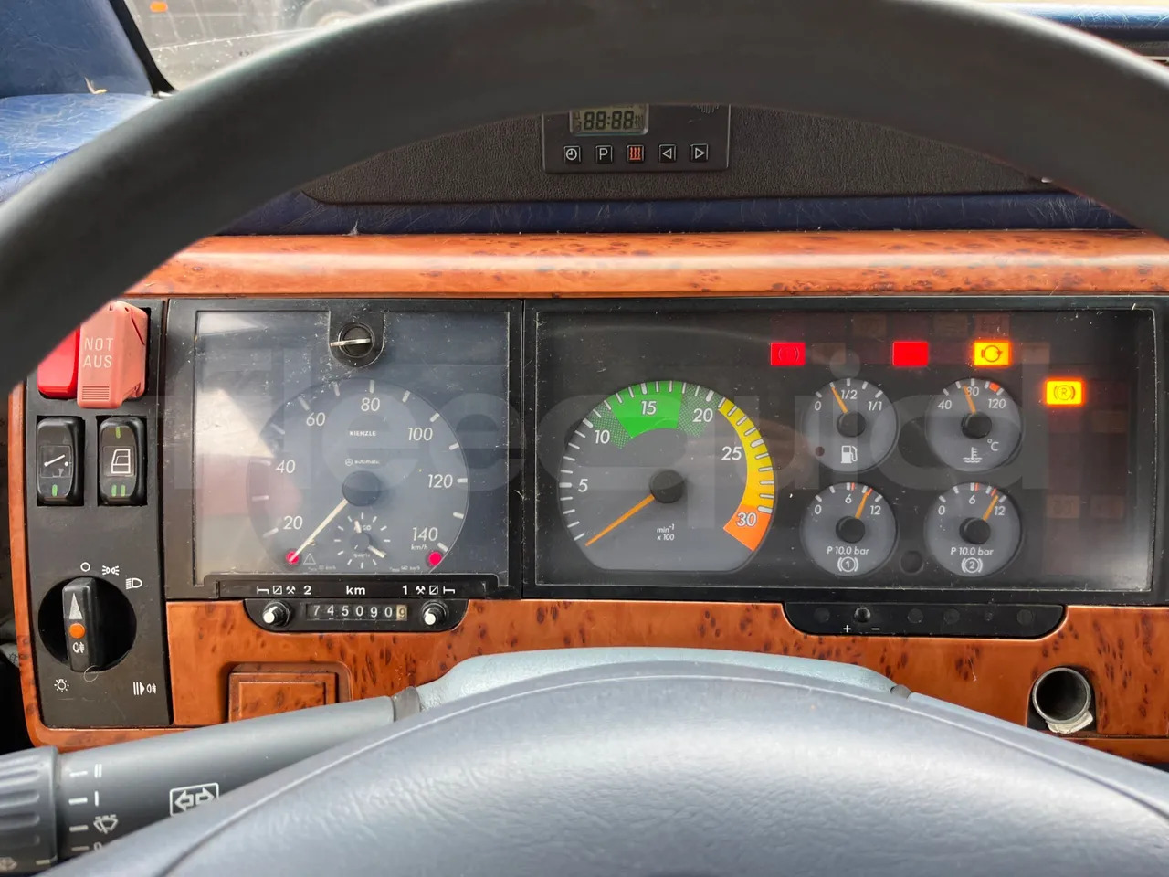 Mercedes-Benz Beluga - Reisebus: das Bild 3 Mercedes-Benz Beluga - Reisebus: das Bild 3