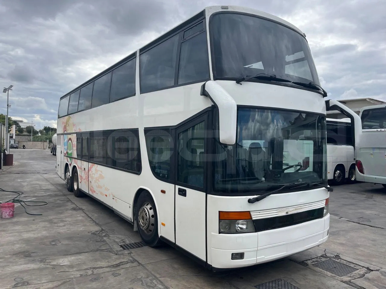 Setra S328 - Doppeldeckerbus: das Bild 1 Setra S328 - Doppeldeckerbus: das Bild 1