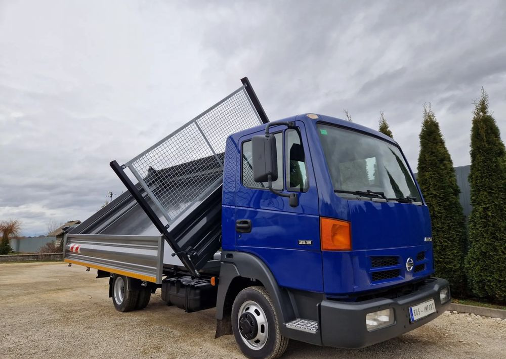 Nissan Atleon 3.0 - Kipper Transporter: das Bild 3 Nissan Atleon 3.0 - Kipper Transporter: das Bild 3