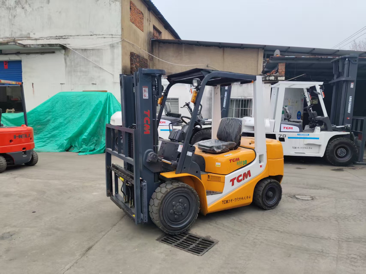 TCM FD30 Japan brand used 3 ton 4.5m diesel forklift Customizable mast clamps - Dieselstapler: das Bild 1 TCM FD30 Japan brand used 3 ton 4.5m diesel forklift Customizable mast clamps - Dieselstapler: das Bild 1