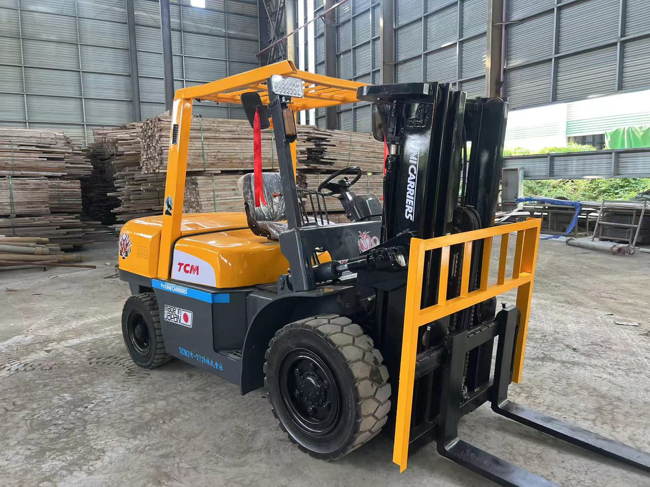 TCM fd50 japan brand original 5 ton diesel forklift 3 section 4.5m Customizable mast clamp side shift - Dieselstapler: das Bild 1 TCM fd50 japan brand original 5 ton diesel forklift 3 section 4.5m Customizable mast clamp side shift - Dieselstapler: das Bild 1