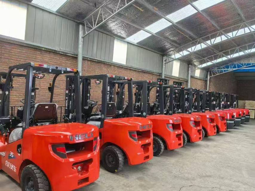 Heli brand new 3.5T diesel forklift(Clamp available) - Dieselstapler: das Bild 2 Heli brand new 3.5T diesel forklift(Clamp available) - Dieselstapler: das Bild 2