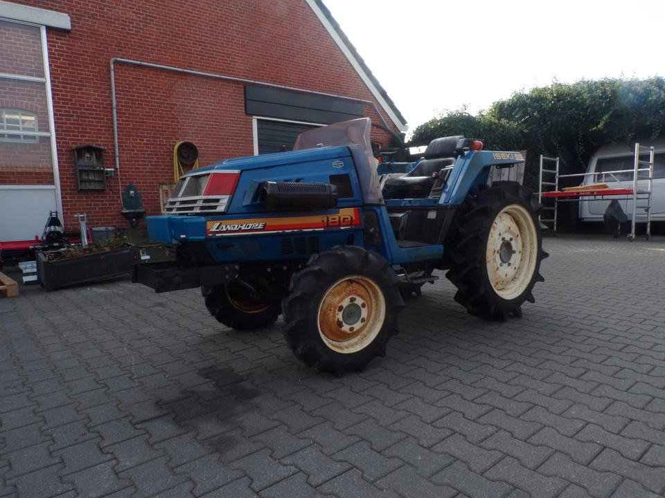 Kleintraktor Iseki TU180 - Kleintraktor: das Bild 2 Kleintraktor Iseki TU180 - Kleintraktor: das Bild 2