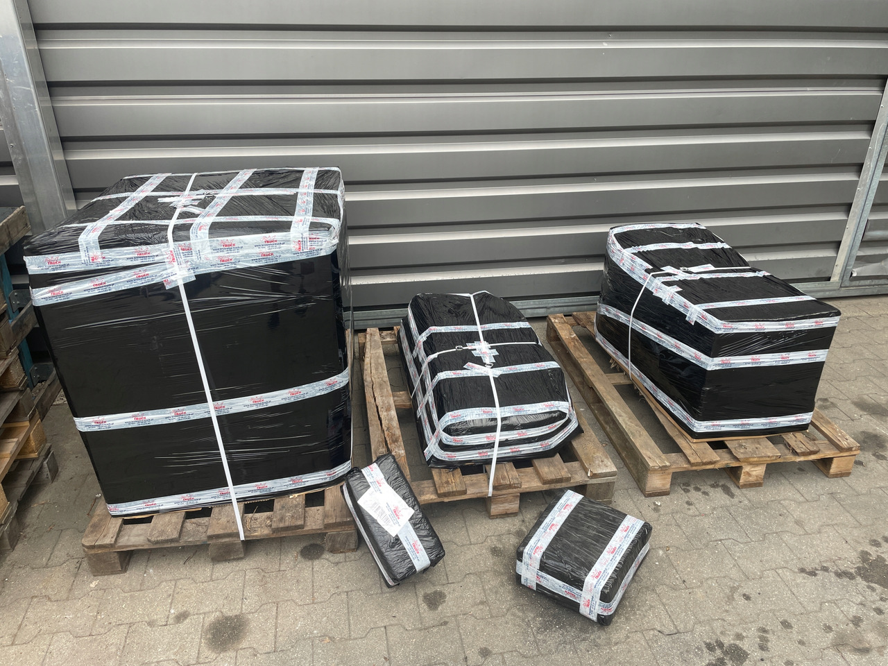 POMPA ADBLUE AD BLUE EMITEC MAN TGX TGS 81154036157 - AdBlue Tank für LKW: das Bild 5 POMPA ADBLUE AD BLUE EMITEC MAN TGX TGS 81154036157 - AdBlue Tank für LKW: das Bild 5