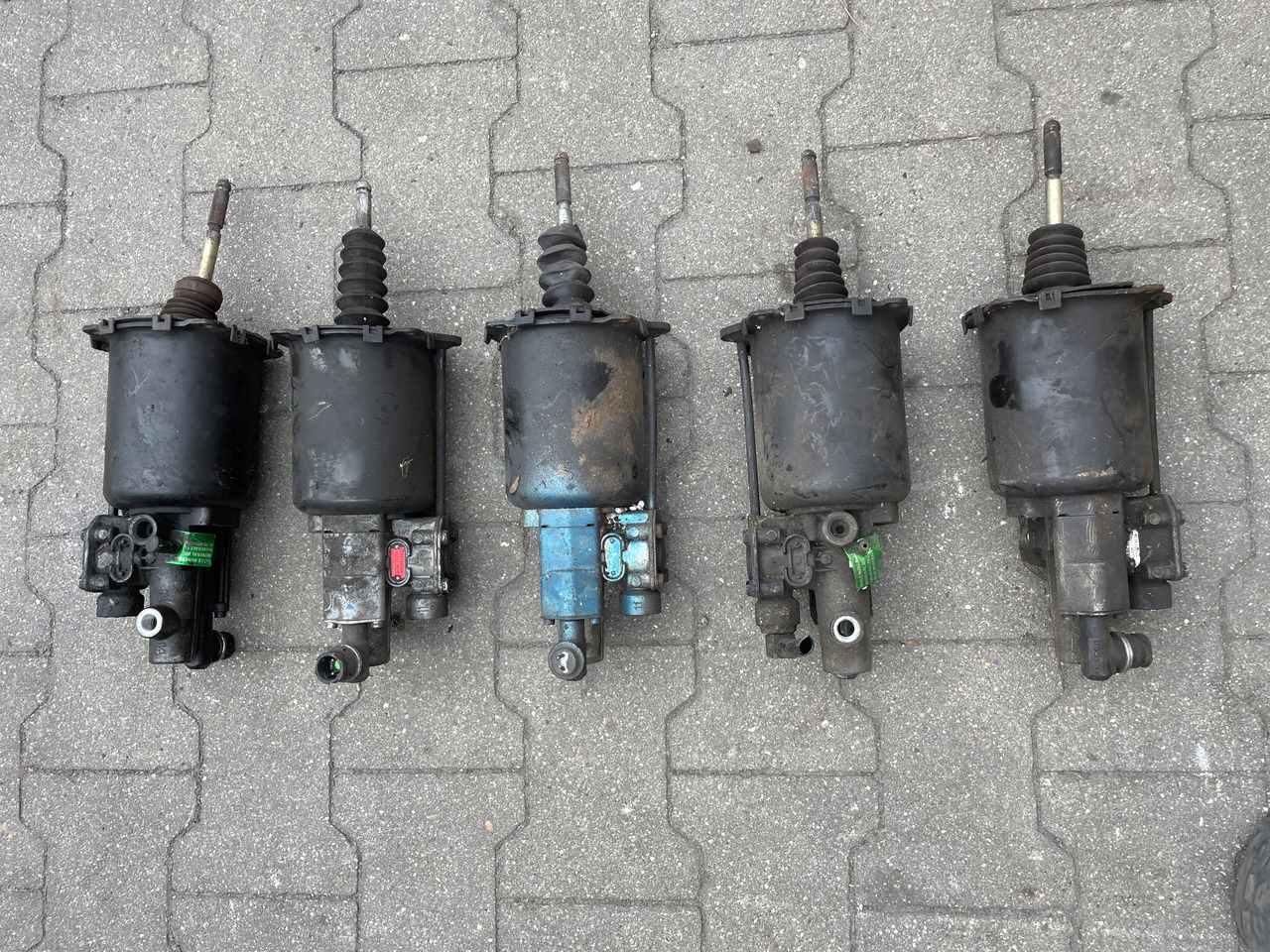 WYBIERAK SKRZYNI BIEGÓW WYSPRZĘGLIK ZAWÓR MAN TGA TGS TGX 9700514127 - Kupplungszylinder für LKW: das Bild 2 WYBIERAK SKRZYNI BIEGÓW WYSPRZĘGLIK ZAWÓR MAN TGA TGS TGX 9700514127 - Kupplungszylinder für LKW: das Bild 2