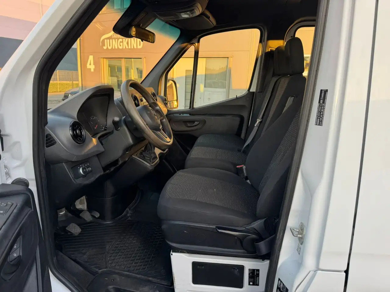 Mercedes-Benz Sprinter 317 CDI Lang DoKa Pritsche AHK 3,5t - Andere Technik: das Bild 3 Mercedes-Benz Sprinter 317 CDI Lang DoKa Pritsche AHK 3,5t - Andere Technik: das Bild 3