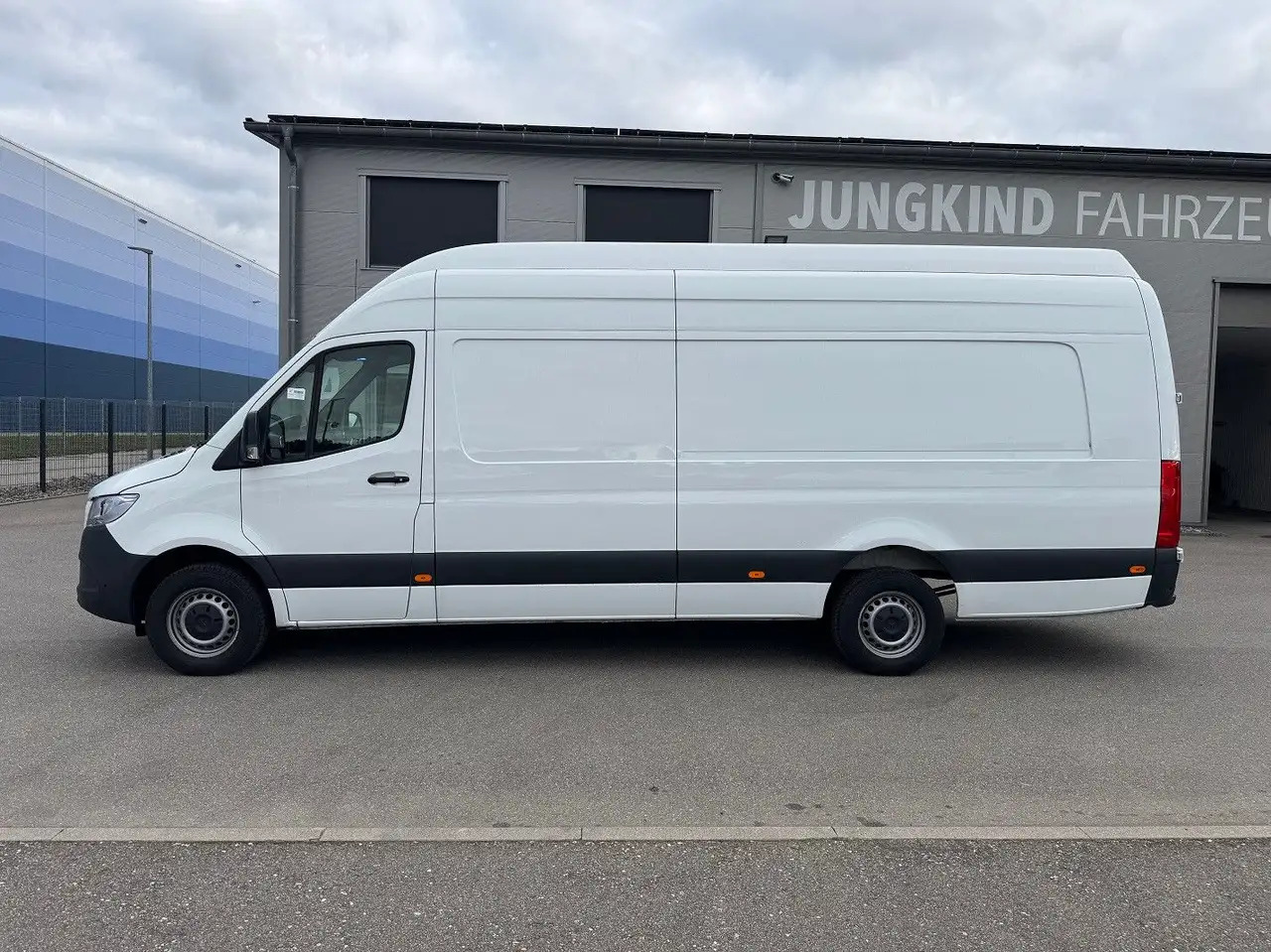 Mercedes-Benz Sprinter 317 CDI Maxi Lang Extralang XXL MBUX - Kastenwagen: das Bild 3 Mercedes-Benz Sprinter 317 CDI Maxi Lang Extralang XXL MBUX - Kastenwagen: das Bild 3