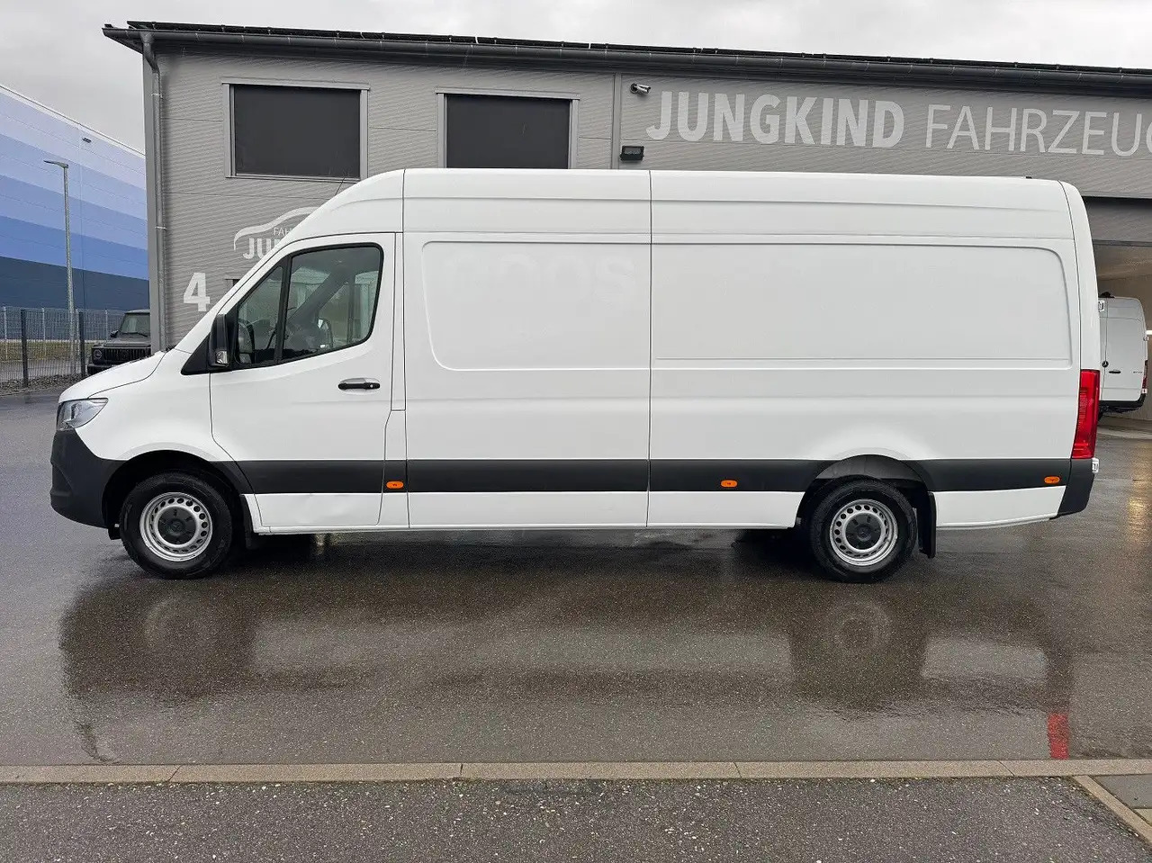 Mercedes-Benz Sprinter 317 Maxi Lang Klima MBUX 3,5t AHK - Kastenwagen: das Bild 3 Mercedes-Benz Sprinter 317 Maxi Lang Klima MBUX 3,5t AHK - Kastenwagen: das Bild 3
