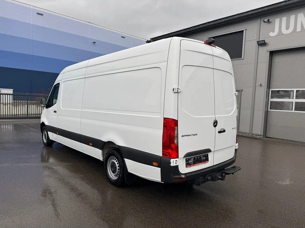 Mercedes-Benz Sprinter 317 Maxi Lang Klima MBUX 3,5t AHK - Kastenwagen: das Bild 5 Mercedes-Benz Sprinter 317 Maxi Lang Klima MBUX 3,5t AHK - Kastenwagen: das Bild 5