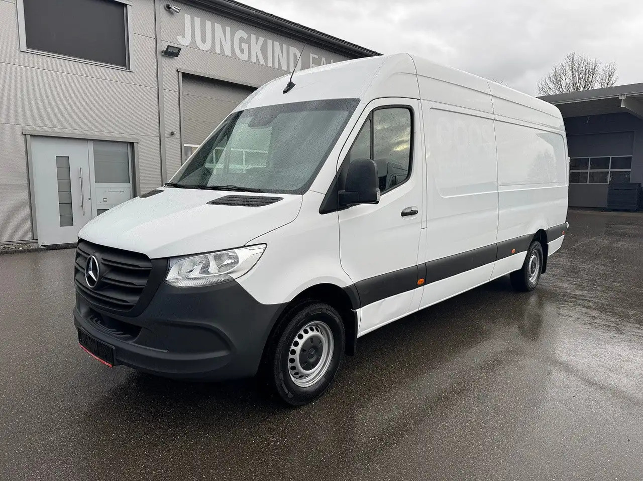 Mercedes-Benz Sprinter 317 Maxi Lang Klima MBUX 3,5t AHK - Kastenwagen: das Bild 1 Mercedes-Benz Sprinter 317 Maxi Lang Klima MBUX 3,5t AHK - Kastenwagen: das Bild 1