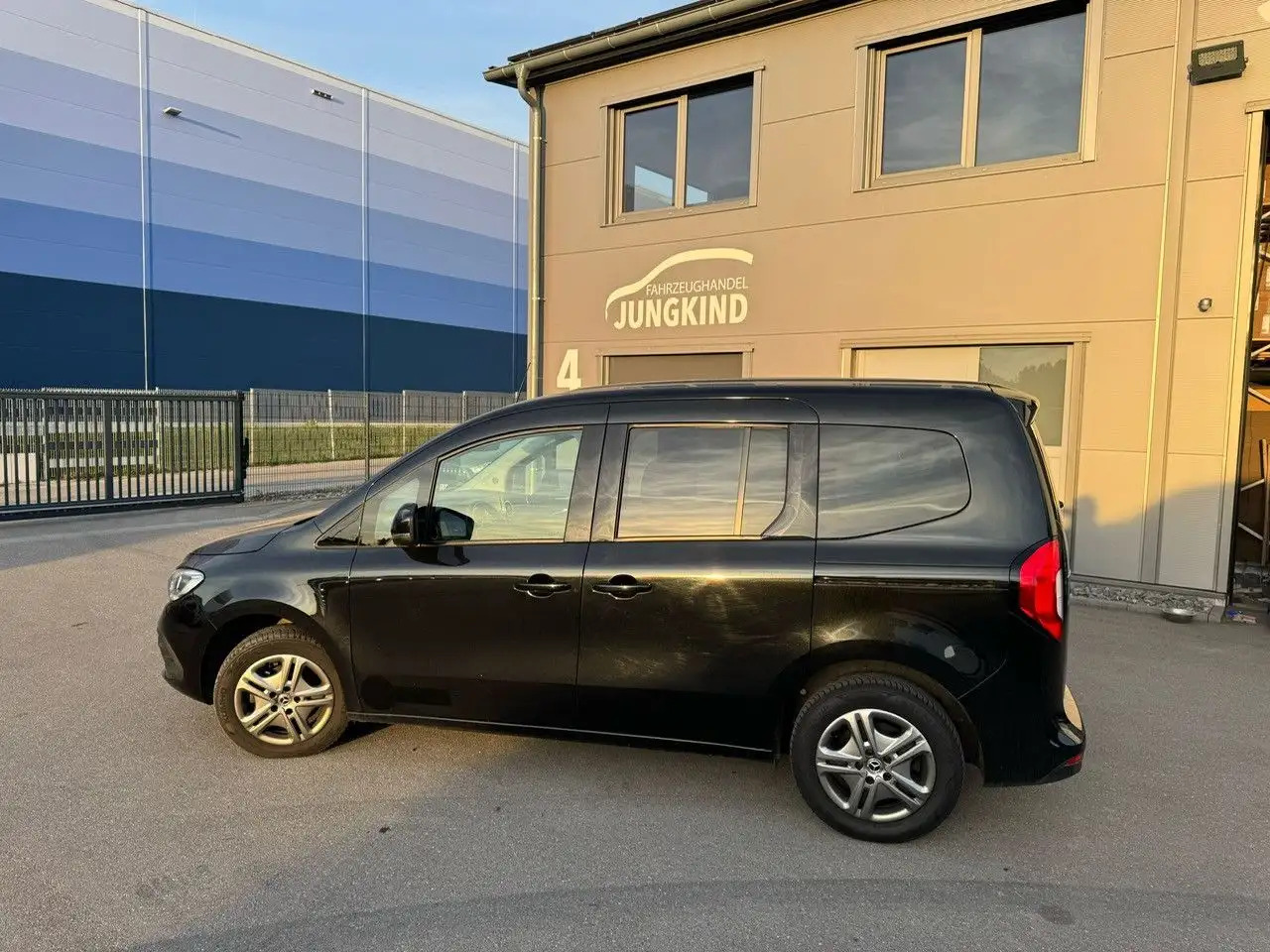 Mercedes-Benz T-Class T -Klasse 160 d standard - PKW: das Bild 1 Mercedes-Benz T-Class T -Klasse 160 d standard - PKW: das Bild 1