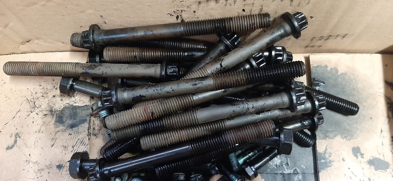 Gebrauchte Diverse Motorschrauben, MAN TGL 8.180, Artikel - Nr. : 81.99999 - 9999 - Motor und Teile für LKW: das Bild 2 Gebrauchte Diverse Motorschrauben, MAN TGL 8.180, Artikel - Nr. : 81.99999 - 9999 - Motor und Teile für LKW: das Bild 2