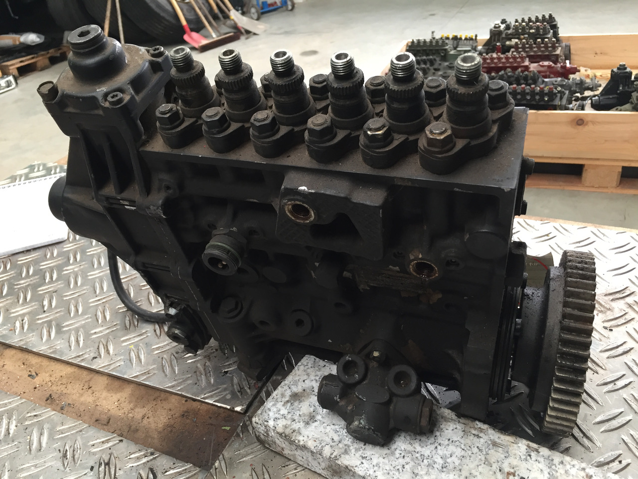 Gebrauchte Einspritzpumpe MAN TGA D 2866, LF31, 6 Zylinder - Kraftstoffpumpe für LKW: das Bild 4 Gebrauchte Einspritzpumpe MAN TGA D 2866, LF31, 6 Zylinder - Kraftstoffpumpe für LKW: das Bild 4