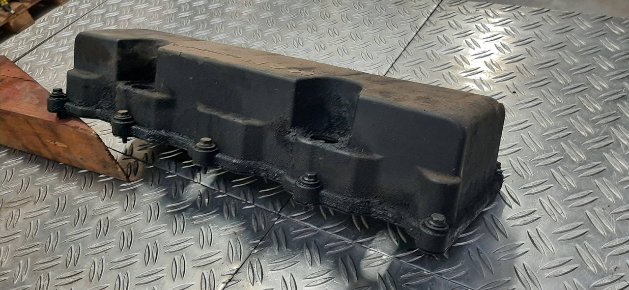 Gebrauchte MAN TGL Motortyp 8.180 LF , Zylinderkopfhaube, Artikel - Nr. : 51.03400 - 6008 - Zylinderkopf für LKW: das Bild 1 Gebrauchte MAN TGL Motortyp 8.180 LF , Zylinderkopfhaube, Artikel - Nr. : 51.03400 - 6008 - Zylinderkopf für LKW: das Bild 1