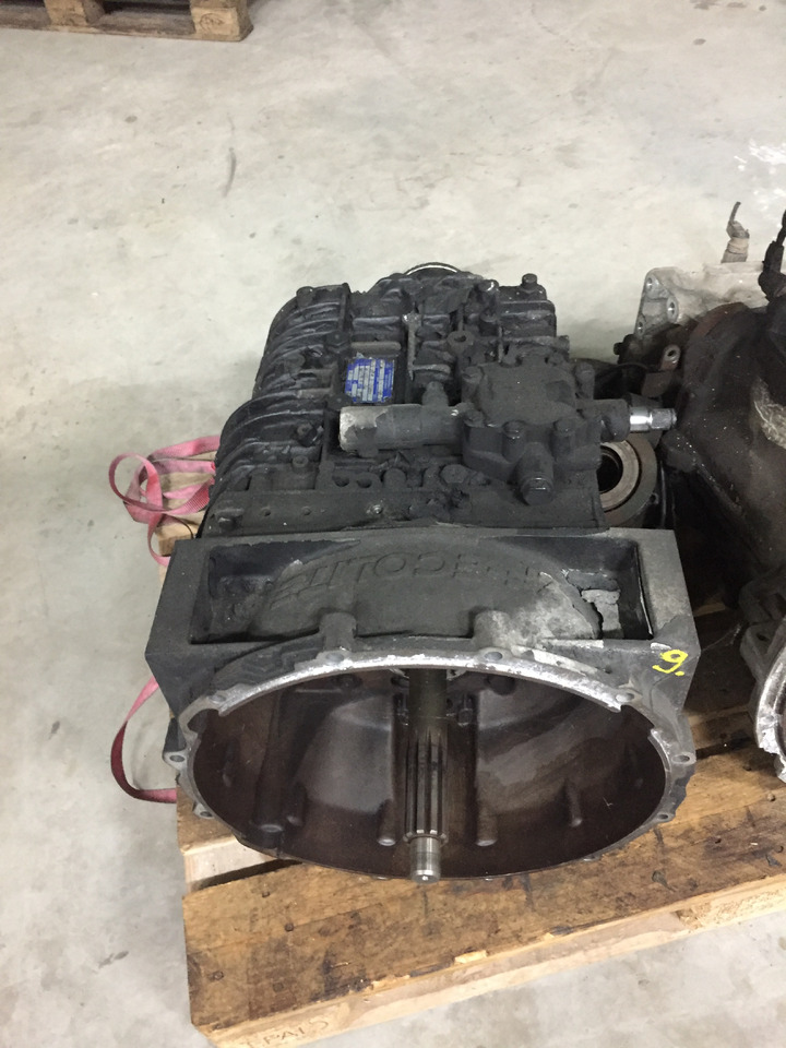 Gebrauchtes Getriebe MAN TGL 8.180, Typ : S6 - 850 TO LL, Artikel - Nr. : 81.32004 - 6139 - Getriebe für LKW: das Bild 5 Gebrauchtes Getriebe MAN TGL 8.180, Typ : S6 - 850 TO LL, Artikel - Nr. : 81.32004 - 6139 - Getriebe für LKW: das Bild 5