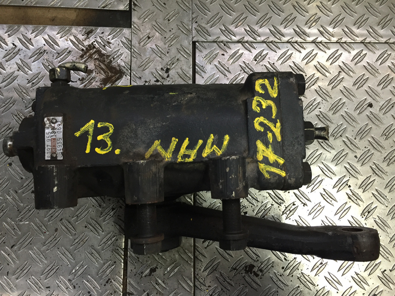 Gebrauchtes Lenkgetriebe MAN F90, 17.232, Artikel - Nr.: 81.9999 - 9999 - Lenkgetriebe für LKW: das Bild 5 Gebrauchtes Lenkgetriebe MAN F90, 17.232, Artikel - Nr.: 81.9999 - 9999 - Lenkgetriebe für LKW: das Bild 5