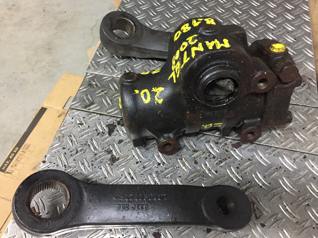 Gebrauchtes Lenkgetriebe MAN TGL, 8.180, Artikel - Nr.: 81.9999 - 9999 - Lenkgetriebe für LKW: das Bild 5 Gebrauchtes Lenkgetriebe MAN TGL, 8.180, Artikel - Nr.: 81.9999 - 9999 - Lenkgetriebe für LKW: das Bild 5