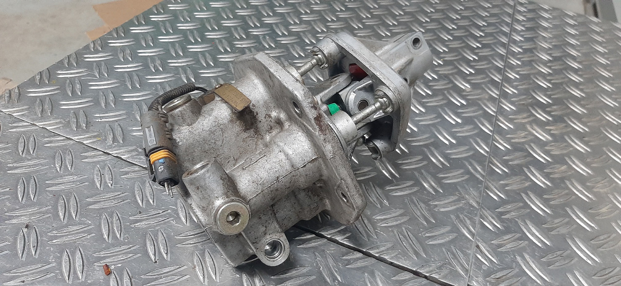 Gebrauchtes MAN Schaltgerät für Getriebe, Artikel - Nr. : 81.32605 - 6111 - Getriebe und Teile für LKW: das Bild 1 Gebrauchtes MAN Schaltgerät für Getriebe, Artikel - Nr. : 81.32605 - 6111 - Getriebe und Teile für LKW: das Bild 1