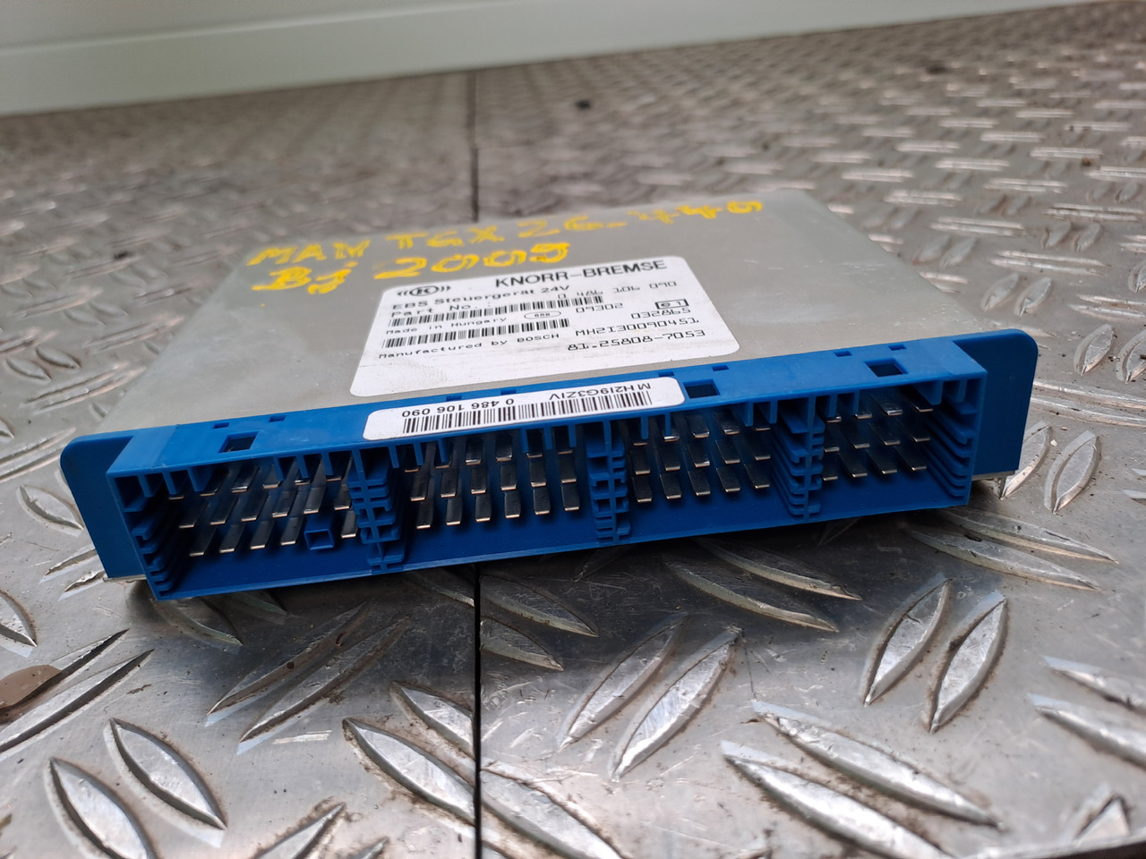 Gebrauchtes MAN TGX 26.440 EBS Steuergerät Brems - / Fahrdynamik, Artikel - Nr. : 81.25808 - 7053 - Steuergerät für LKW: das Bild 5 Gebrauchtes MAN TGX 26.440 EBS Steuergerät Brems - / Fahrdynamik, Artikel - Nr. : 81.25808 - 7053 - Steuergerät für LKW: das Bild 5