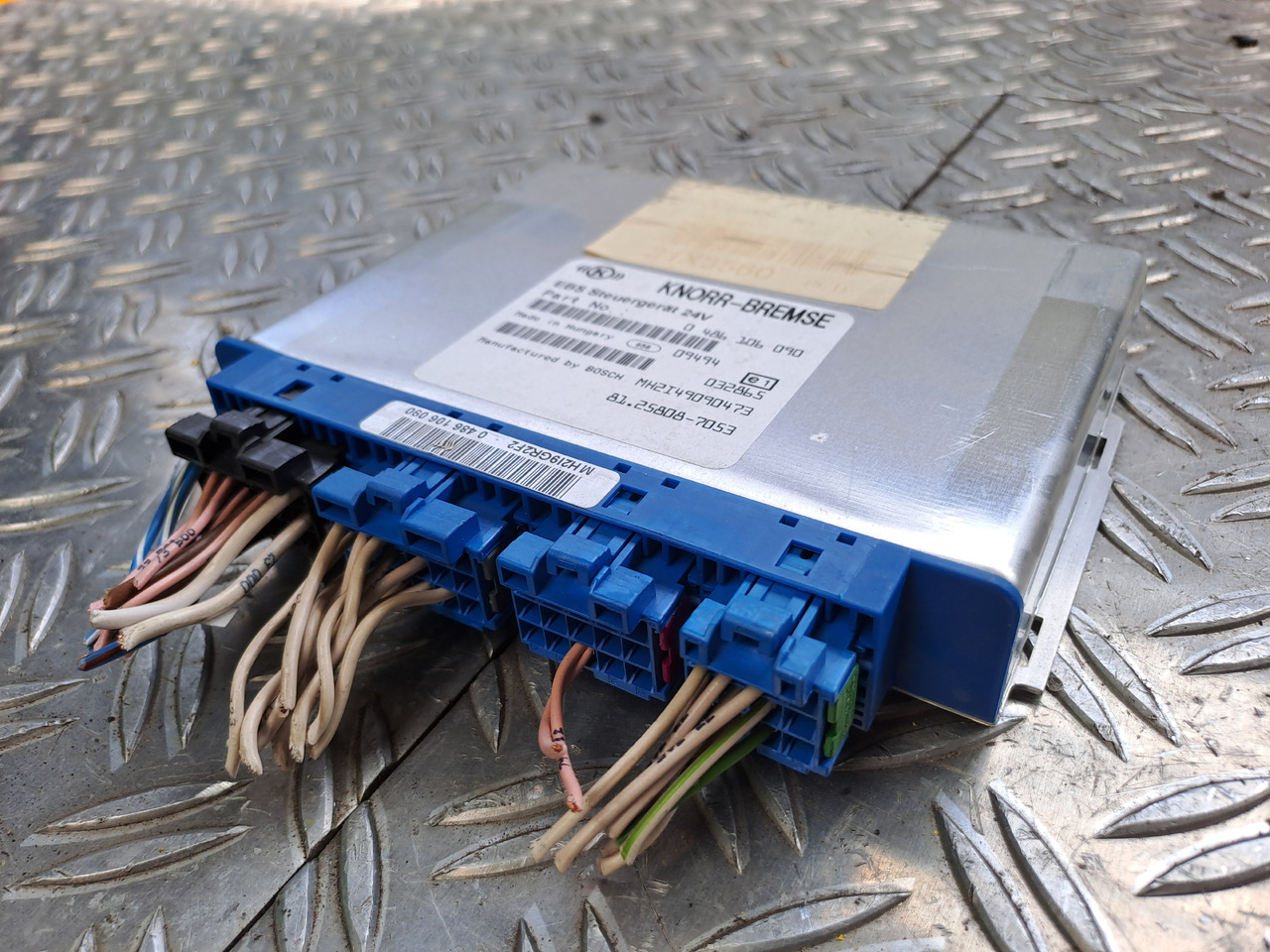 Gebrauchtes MAN TGX 26.480 Steuergerät EBS 5, elektr. Bremssystem , Artikel - Nr.: 81.25808 - 7053 - Steuergerät für LKW: das Bild 1 Gebrauchtes MAN TGX 26.480 Steuergerät EBS 5, elektr. Bremssystem , Artikel - Nr.: 81.25808 - 7053 - Steuergerät für LKW: das Bild 1