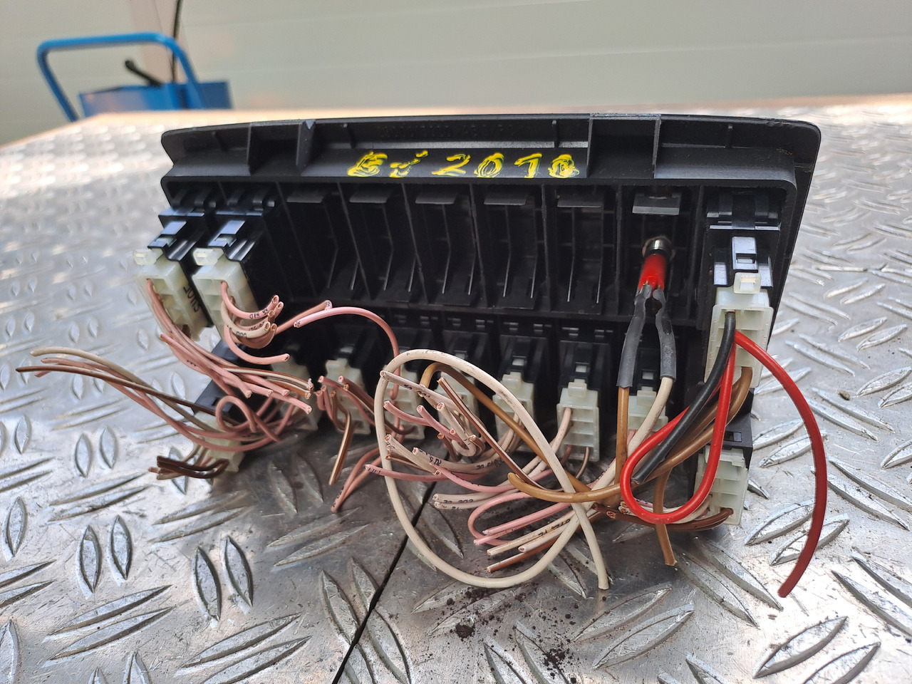 Gebrauchtes MAN TGX 26.480 Steuergerät ECAS Luftfederung , Artikel - Nr. : 81.25525 - 0211 - Steuergerät für LKW: das Bild 3 Gebrauchtes MAN TGX 26.480 Steuergerät ECAS Luftfederung , Artikel - Nr. : 81.25525 - 0211 - Steuergerät für LKW: das Bild 3