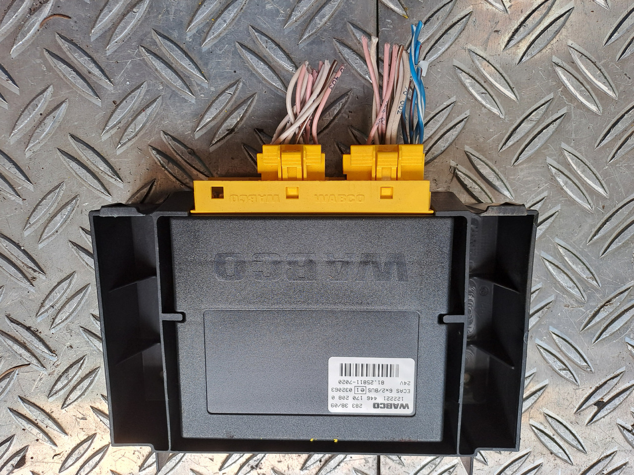 Gebrauchtes MAN TGX 26.480 Steuergerät ECAS Luftfederung , Artikel - Nr. : 81.25811 - 7020 - Steuergerät für LKW: das Bild 1 Gebrauchtes MAN TGX 26.480 Steuergerät ECAS Luftfederung , Artikel - Nr. : 81.25811 - 7020 - Steuergerät für LKW: das Bild 1