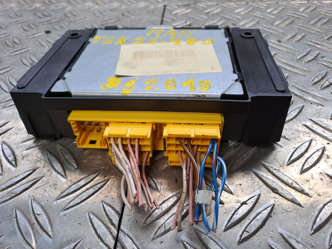 Gebrauchtes MAN TGX 26.480 Steuergerät ECAS Luftfederung , Artikel - Nr. : 81.25811 - 7020 - Steuergerät für LKW: das Bild 4 Gebrauchtes MAN TGX 26.480 Steuergerät ECAS Luftfederung , Artikel - Nr. : 81.25811 - 7020 - Steuergerät für LKW: das Bild 4