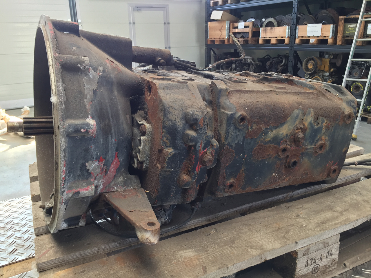 Gebrauchtes ZF Getriebe MAN 17.232, Typ : S6 - 65 + GV - 80, Artikel - Nr. : 81.32002 - 6082 - Getriebe für LKW: das Bild 1 Gebrauchtes ZF Getriebe MAN 17.232, Typ : S6 - 65 + GV - 80, Artikel - Nr. : 81.32002 - 6082 - Getriebe für LKW: das Bild 1