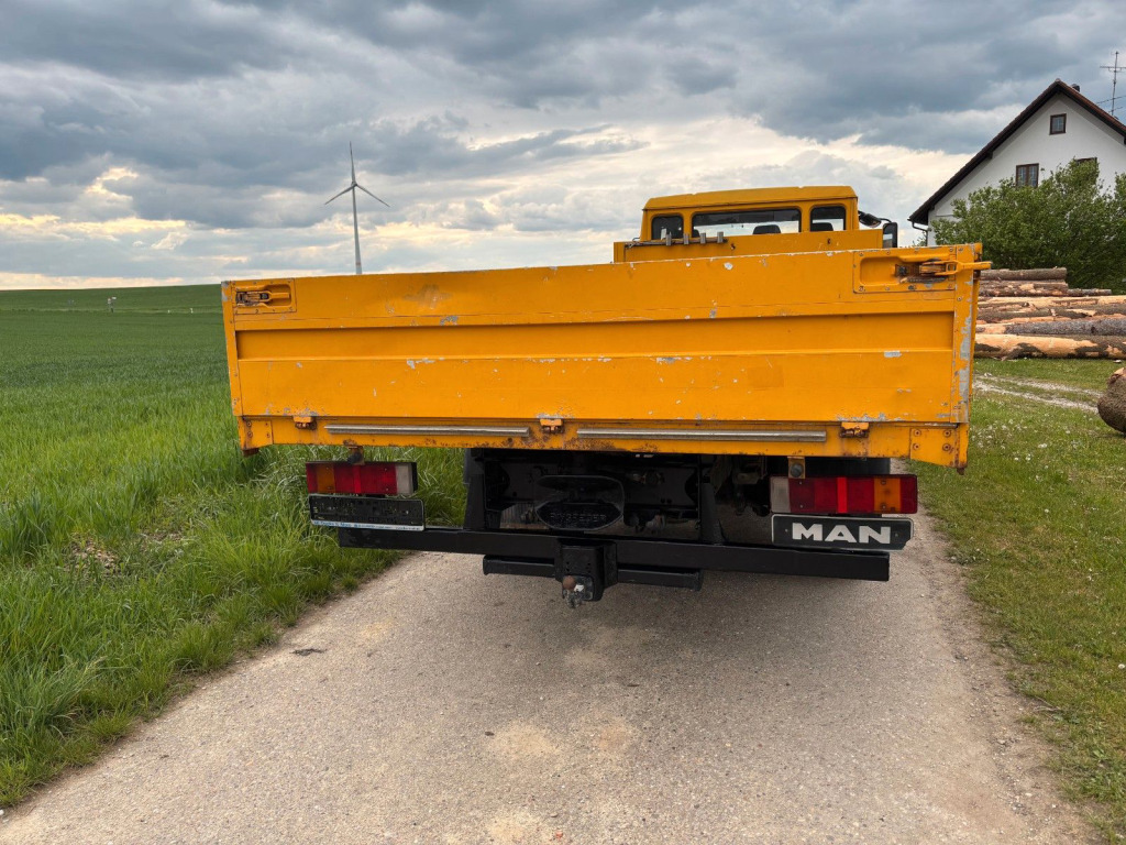 MAN 8.224 L 2000 - Pritsche LKW: das Bild 5 MAN 8.224 L 2000 - Pritsche LKW: das Bild 5