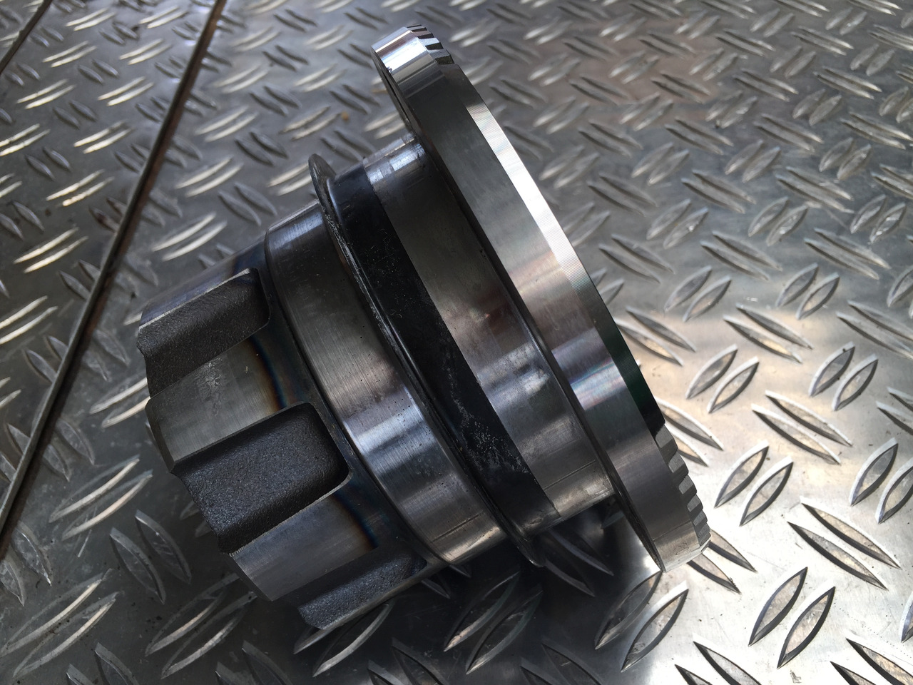 Neuwertige MAN TGL, TGM Antriebsflansch Getriebe, Artikel - Nr. : 81.39115 - 0456 - Getriebe und Teile für LKW: das Bild 5 Neuwertige MAN TGL, TGM Antriebsflansch Getriebe, Artikel - Nr. : 81.39115 - 0456 - Getriebe und Teile für LKW: das Bild 5