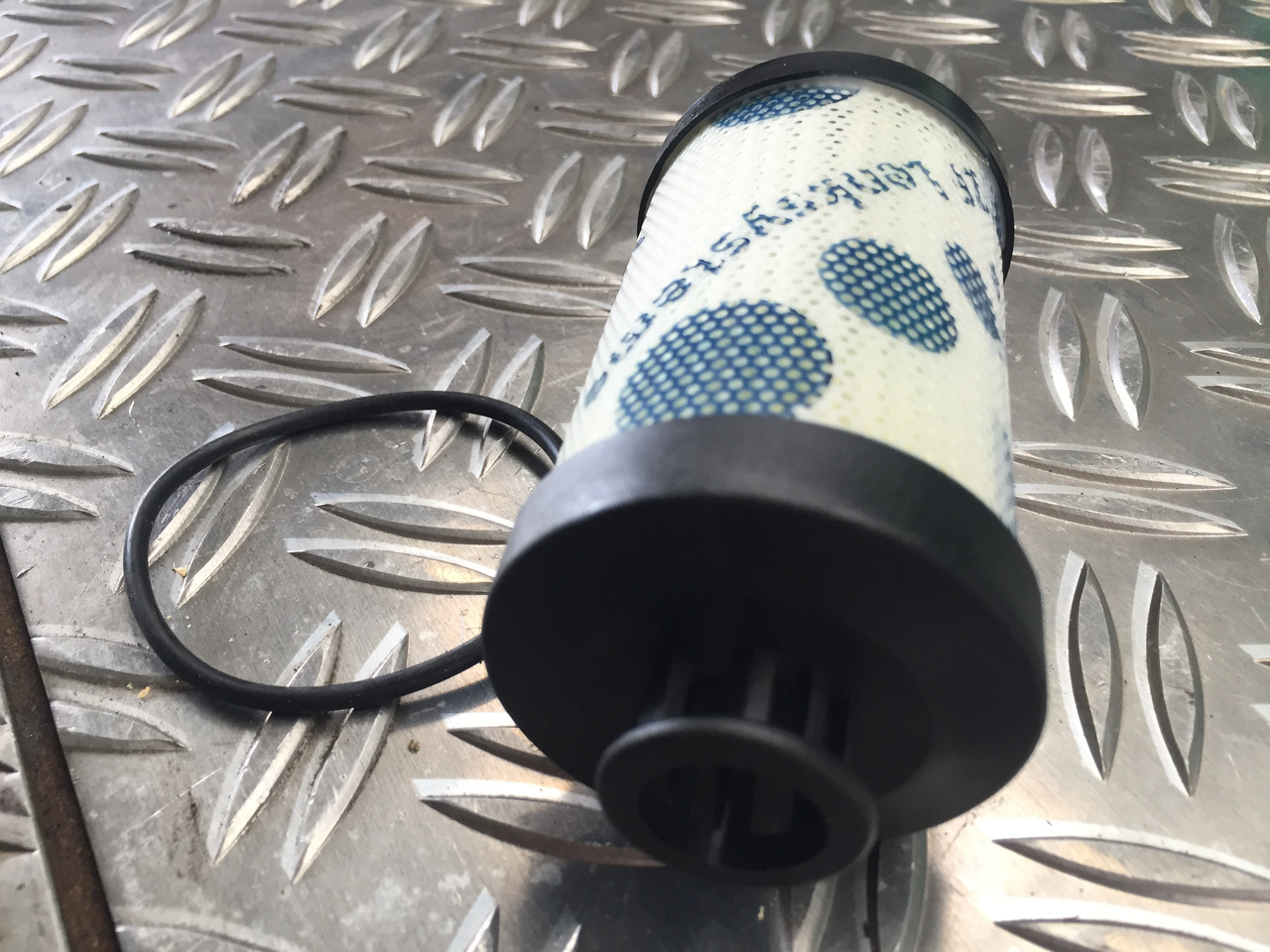 Neuwertiger MAN TGA, TGX, TGS Hydrauliköl - Filtereinsatz, Artikel - Nr. : 81.67506 - 6020 - Hydraulikfilter für LKW: das Bild 3 Neuwertiger MAN TGA, TGX, TGS Hydrauliköl - Filtereinsatz, Artikel - Nr. : 81.67506 - 6020 - Hydraulikfilter für LKW: das Bild 3