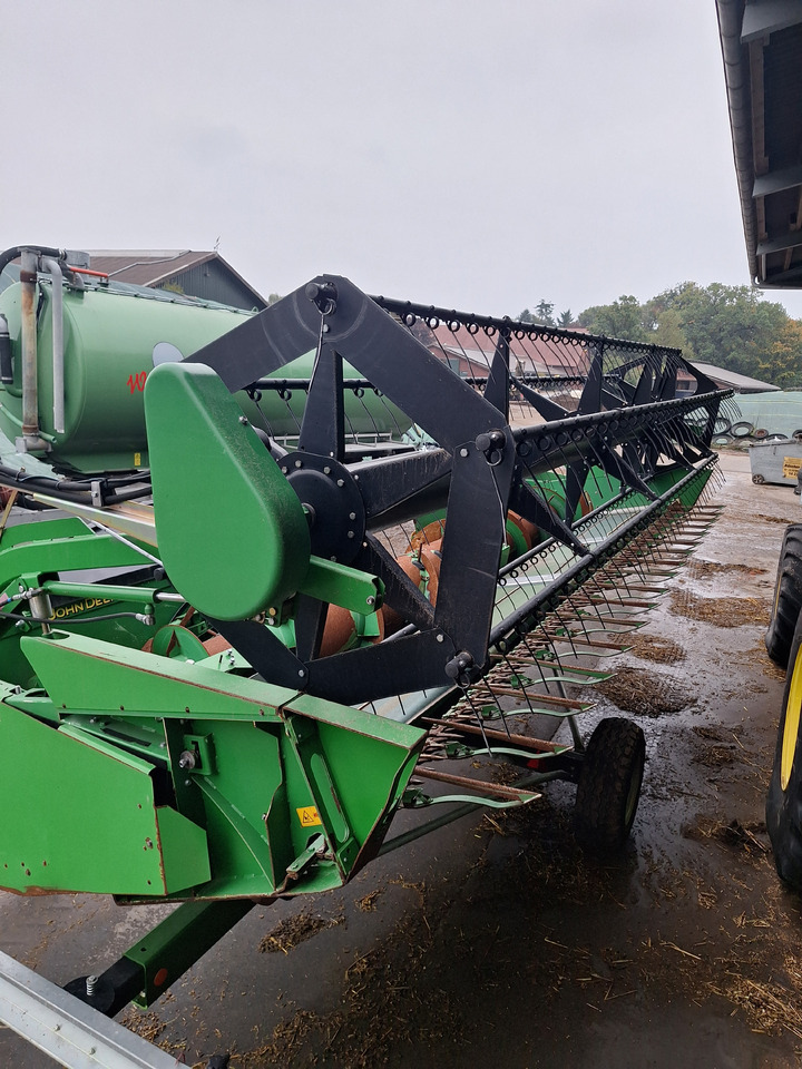 JOHN DEERE T550 - Mähdrescher: das Bild 3 JOHN DEERE T550 - Mähdrescher: das Bild 3