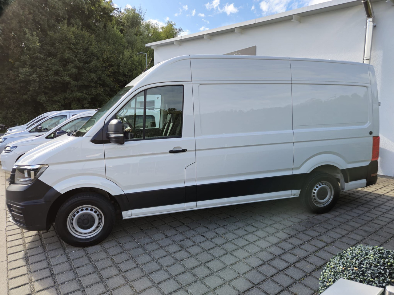VOLKSWAGEN Crafter 35 mittellang Hochdach AppConnect/Kamera - Kastenwagen: das Bild 3 VOLKSWAGEN Crafter 35 mittellang Hochdach AppConnect/Kamera - Kastenwagen: das Bild 3