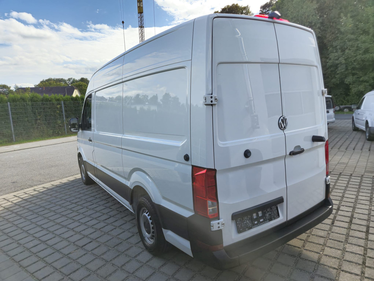 VOLKSWAGEN Crafter 35 mittellang Hochdach AppConnect/Kamera - Kastenwagen: das Bild 5 VOLKSWAGEN Crafter 35 mittellang Hochdach AppConnect/Kamera - Kastenwagen: das Bild 5