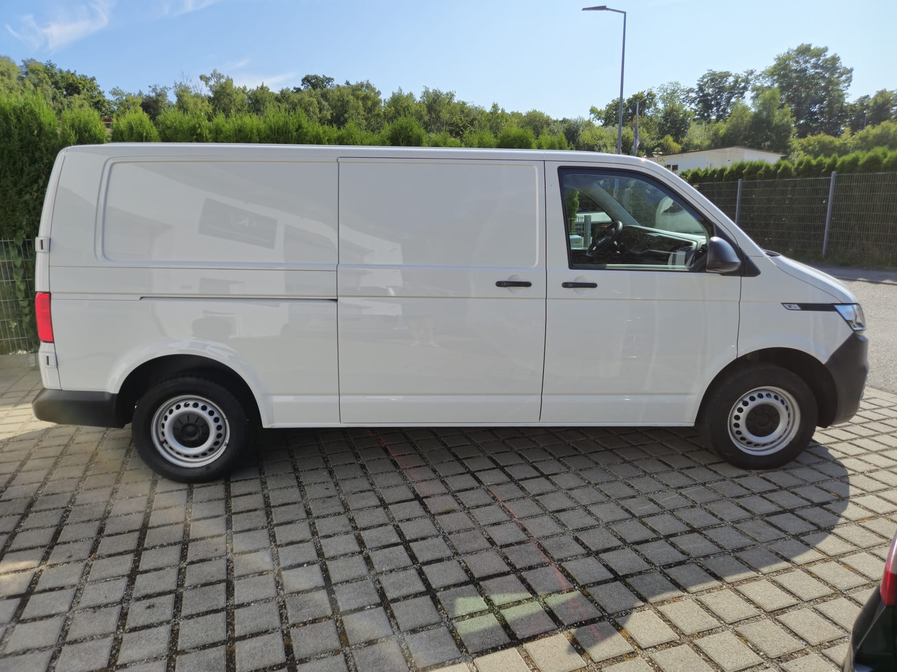 VOLKSWAGEN T6.1 Transporter Kasten lang FWD - Kastenwagen: das Bild 4 VOLKSWAGEN T6.1 Transporter Kasten lang FWD - Kastenwagen: das Bild 4