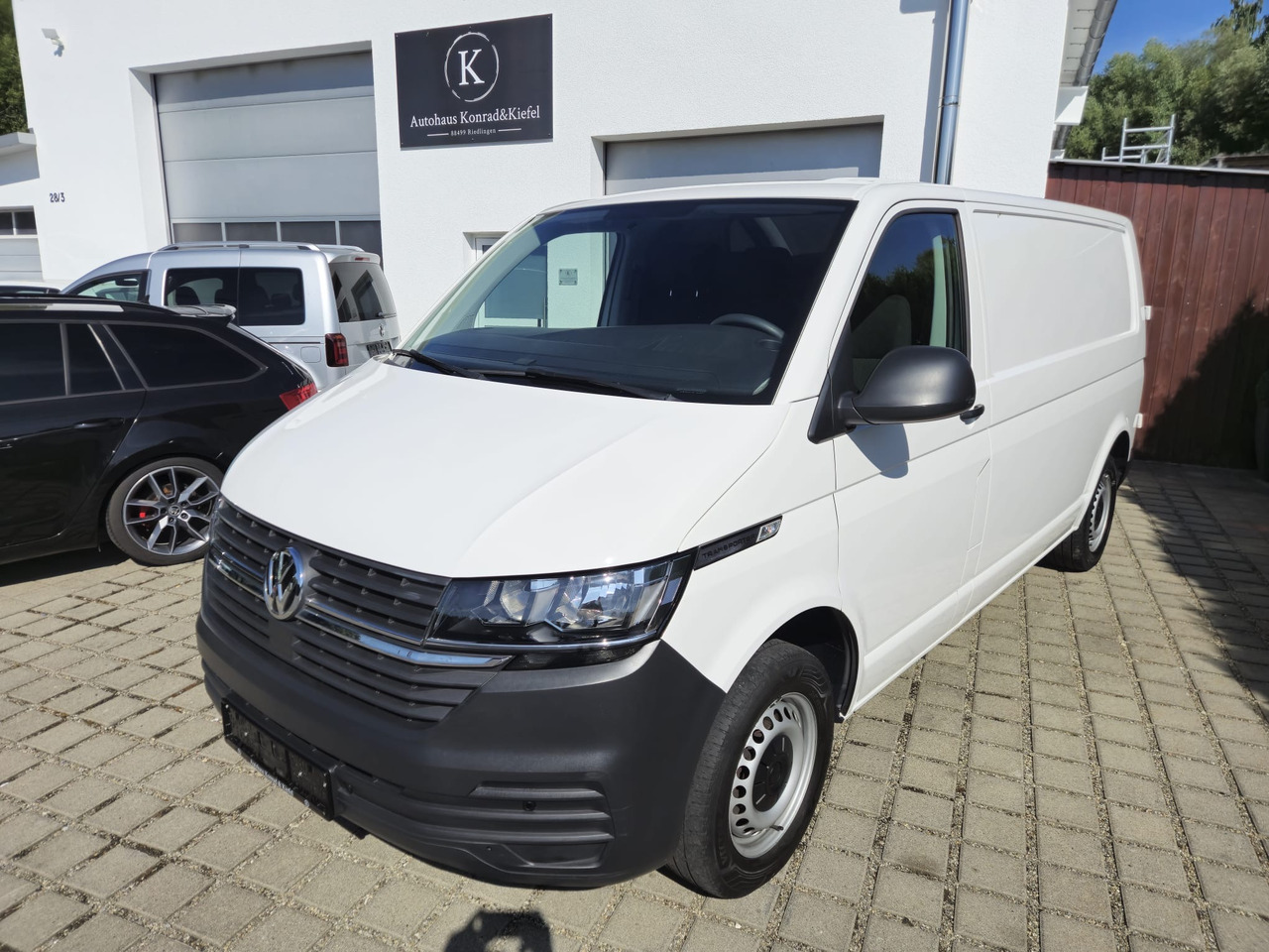 VOLKSWAGEN T6.1 Transporter Kasten lang FWD - Kastenwagen: das Bild 1 VOLKSWAGEN T6.1 Transporter Kasten lang FWD - Kastenwagen: das Bild 1