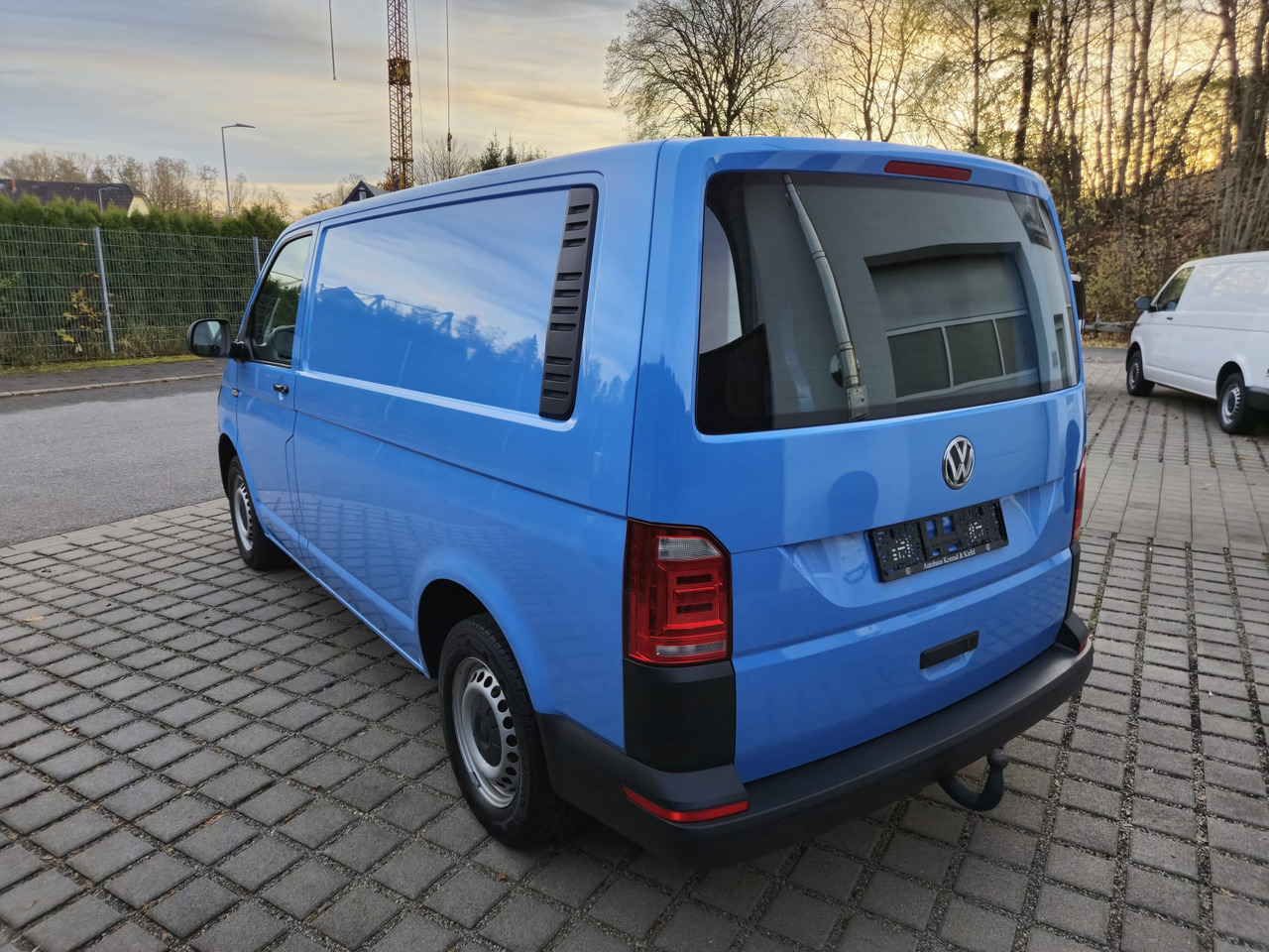 VOLKSWAGEN T6 Transporter Kasten-Kombi LED/AHK/Bluetooth - Kastenwagen: das Bild 5 VOLKSWAGEN T6 Transporter Kasten-Kombi LED/AHK/Bluetooth - Kastenwagen: das Bild 5