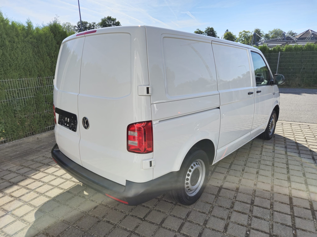 VOLKSWAGEN T6 Transporter Kasten-Kombi Navi/ACC/Standheiz. - Kastenwagen: das Bild 5 VOLKSWAGEN T6 Transporter Kasten-Kombi Navi/ACC/Standheiz. - Kastenwagen: das Bild 5