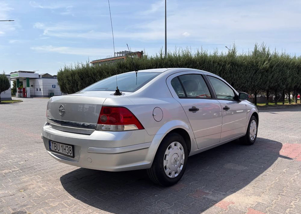 Opel Astra 1.6 Edition - Limousine: das Bild 4 Opel Astra 1.6 Edition - Limousine: das Bild 4