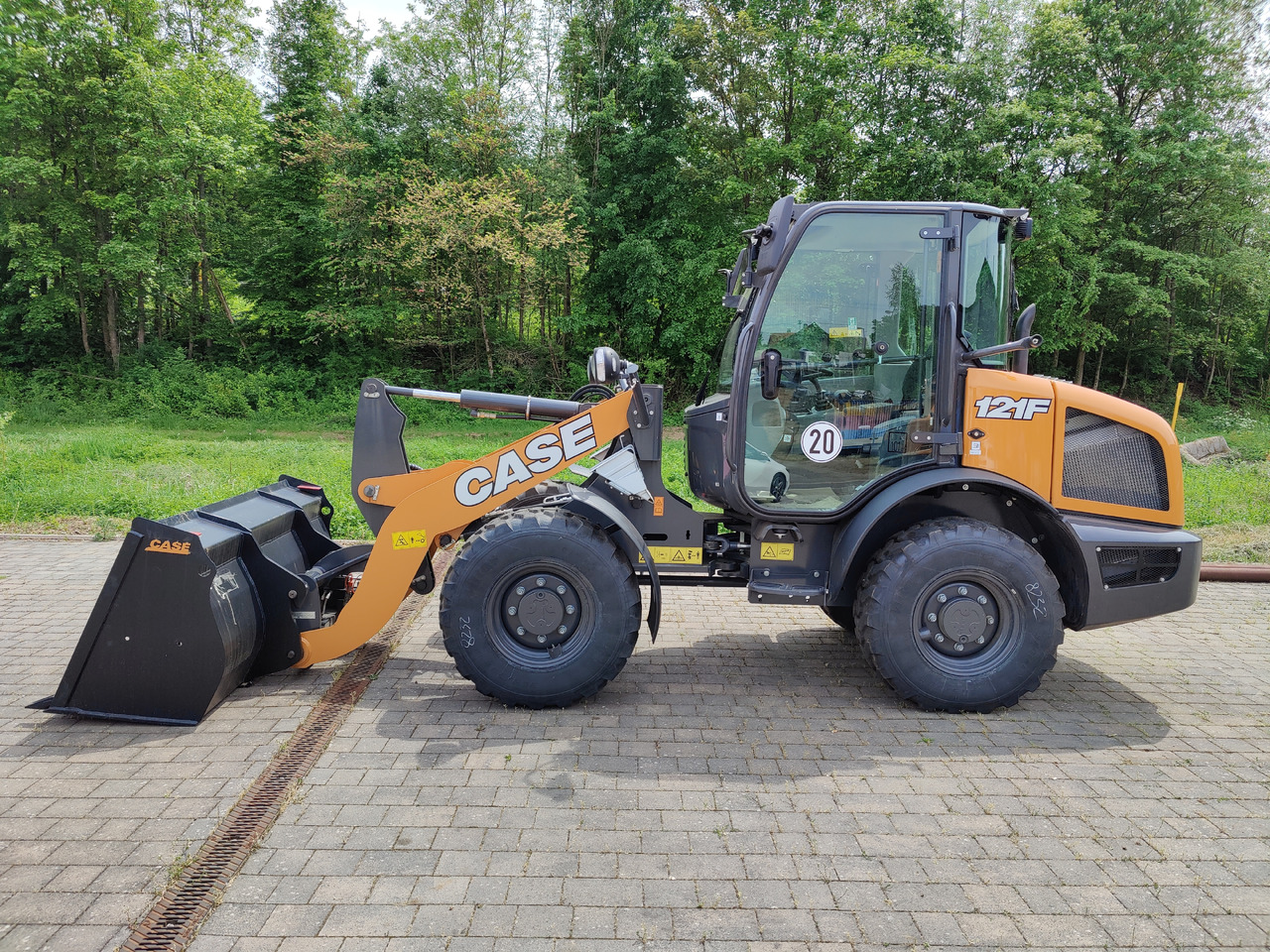 Case 121F STD ZB Radlader mit Schaufel ZB Kabine Klima HZG - Radlader: das Bild 3 Case 121F STD ZB Radlader mit Schaufel ZB Kabine Klima HZG - Radlader: das Bild 3